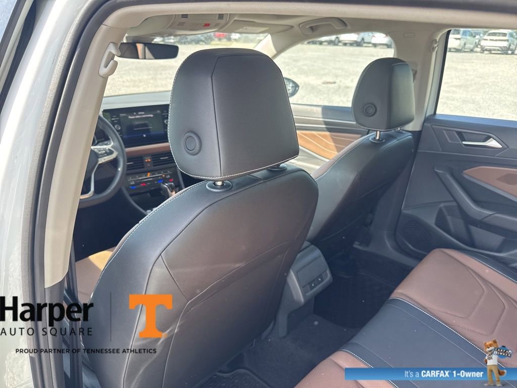 Used 2025 Volkswagen Jetta SEL image 11