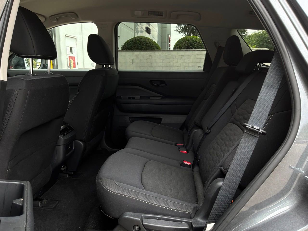 Used 2025 Nissan Pathfinder SV FWD image 11