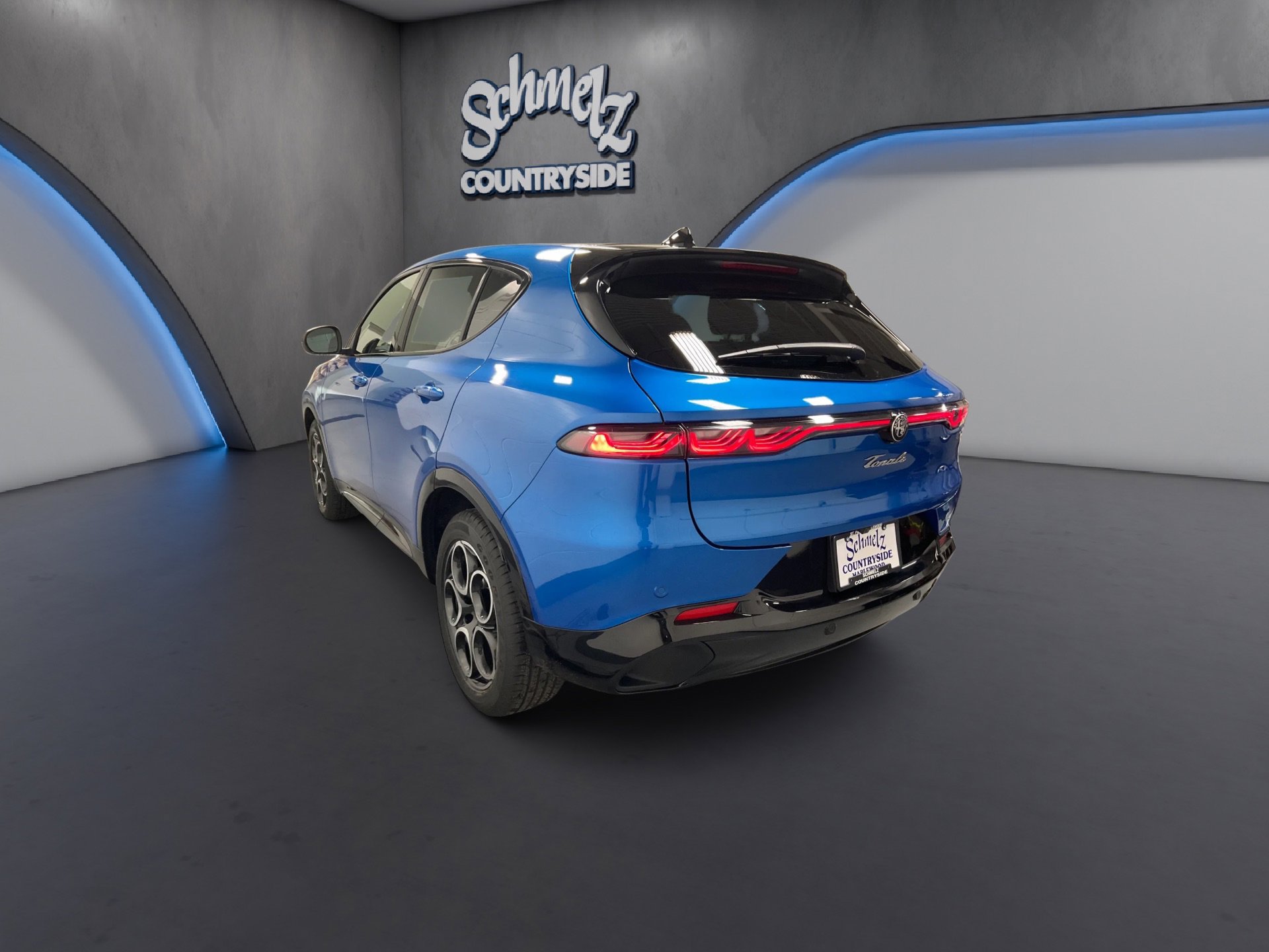 New 2026 Alfa Romeo Tonale w/ Black Premium Package image 9