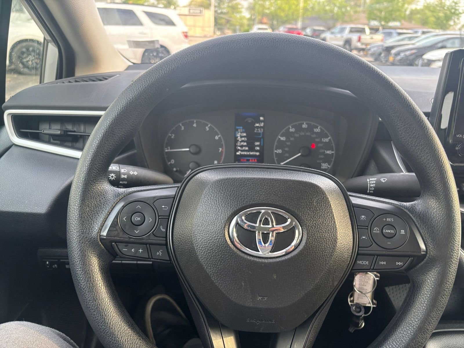 Used 2025 Toyota Corolla LE image 32