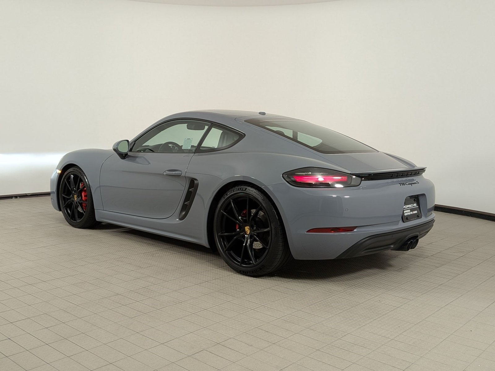 Certified 2024 Porsche 718 Cayman S RWD image 3