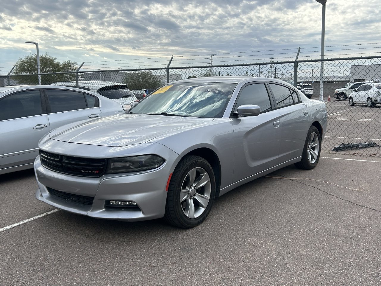Used 2017 Dodge Charger SXT RWD image 14