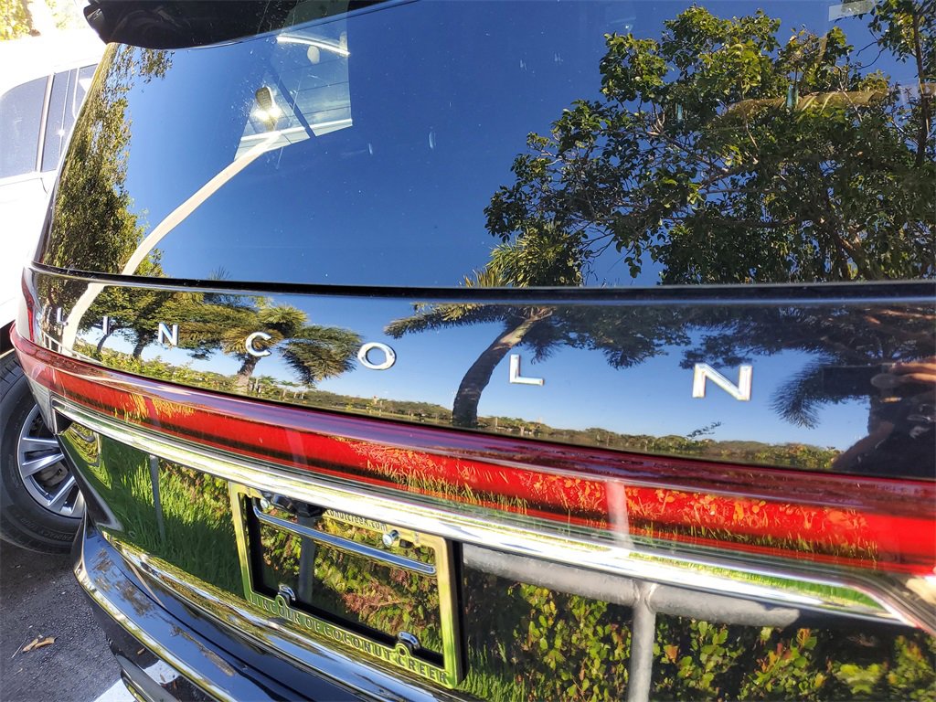 Certified 2023 Lincoln Aviator Reserve w/ Equipment Group 201A image 5