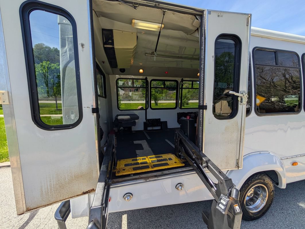 Used 2007 Ford E-450 and Econoline 450 RWD image 38