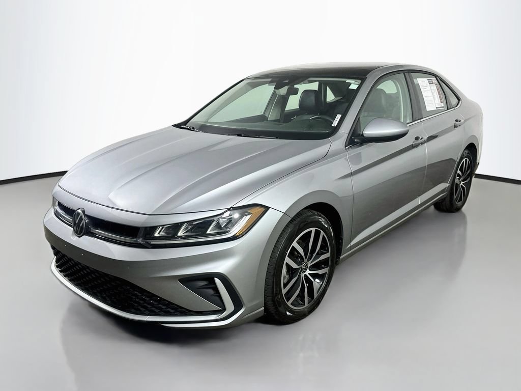 Used 2025 Volkswagen Jetta SE FWD image 3