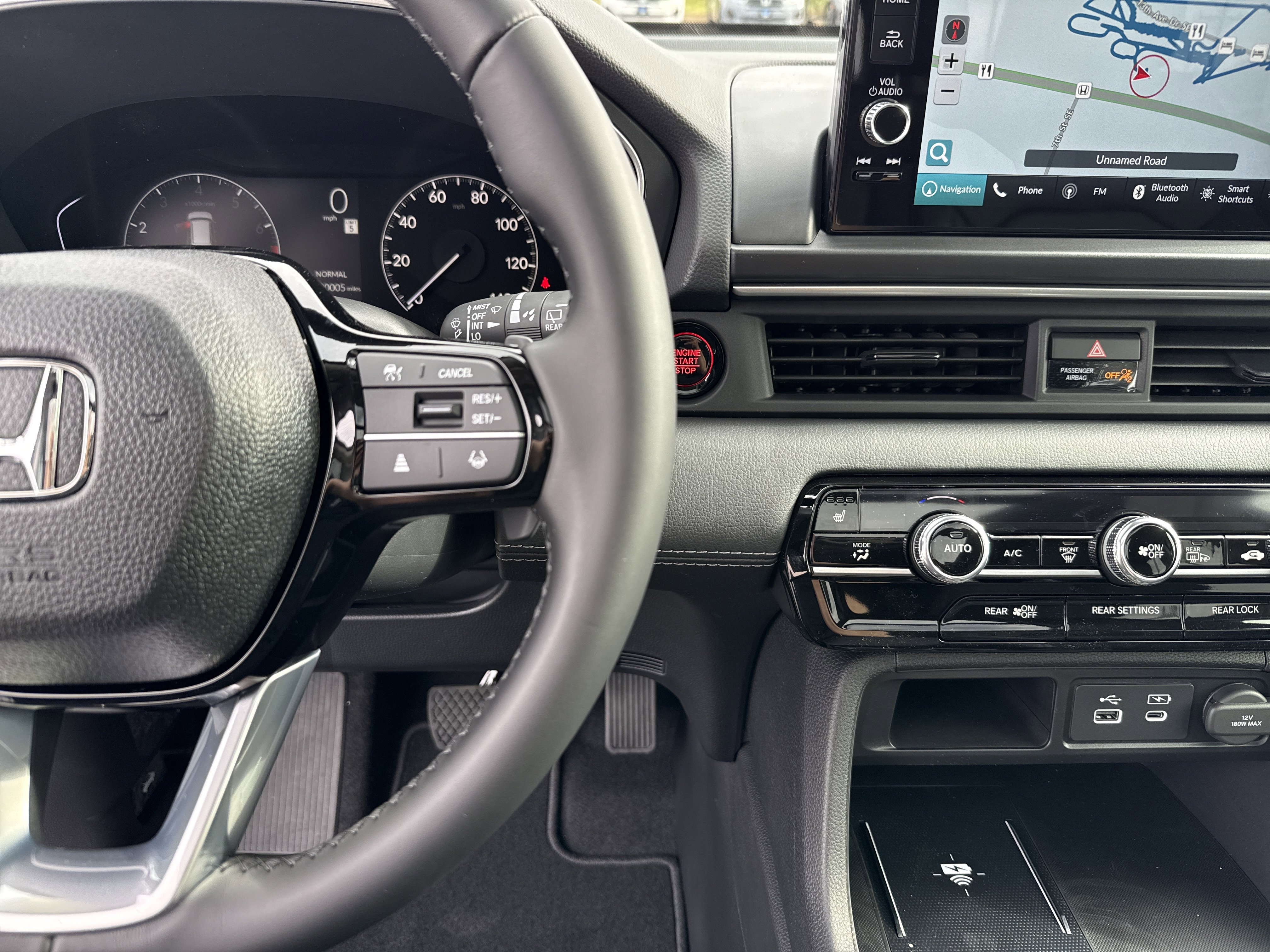 New 2025 Honda Pilot Touring image 20