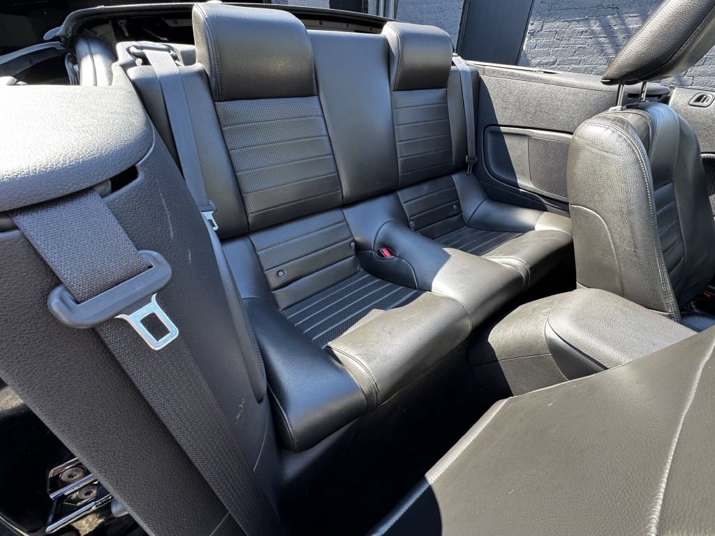 Used 2005 Ford Mustang GT RWD image 15