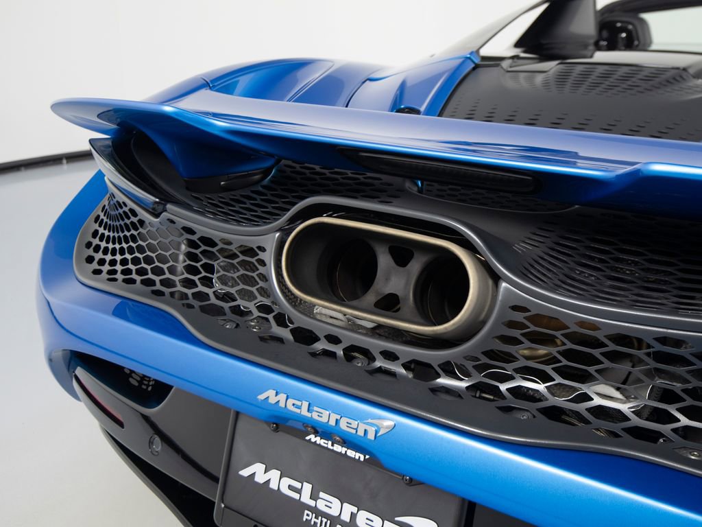 Used 2024 McLaren 750S Spider RWD image 47