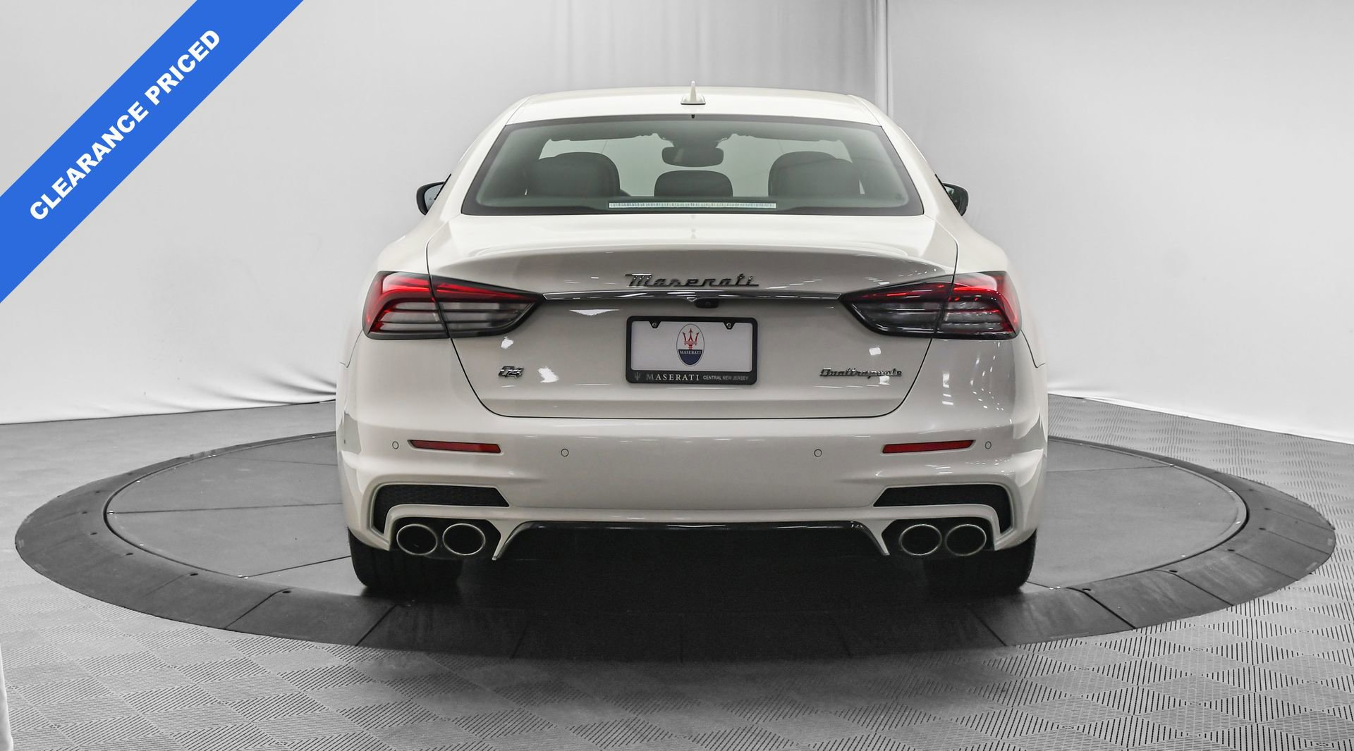 Used 2022 Maserati Quattroporte Modena Q4 image 6