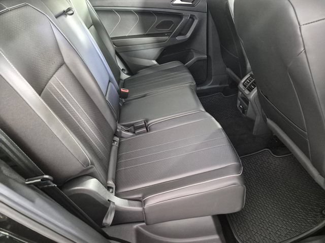 Used 2023 Volkswagen Tiguan SE FWD image 30