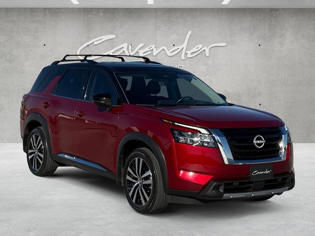 Used 2024 Nissan Pathfinder Platinum image 2