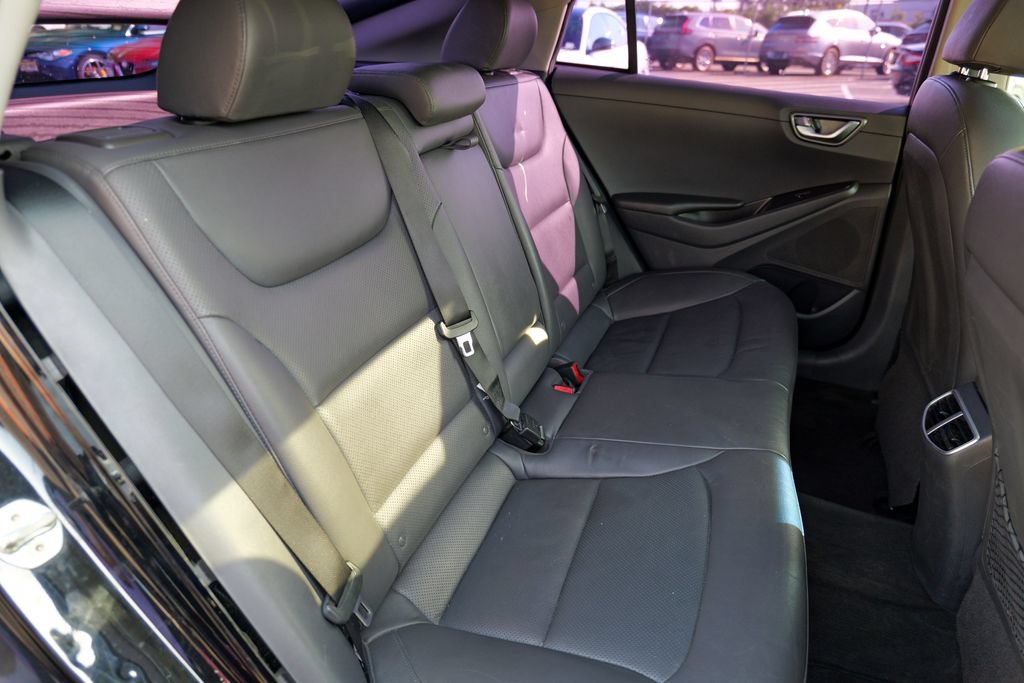 Used 2020 Hyundai Ioniq Limited FWD image 33