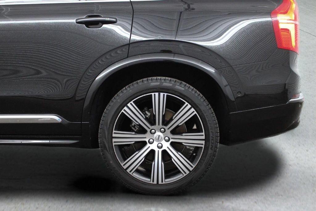 Certified 2023 Volvo XC90 B6 Ultimate w/ Protection Package Premier AWD/4WD image 8