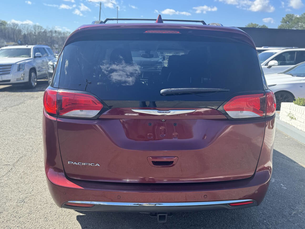 Used 2019 Chrysler Pacifica Touring-L FWD image 7
