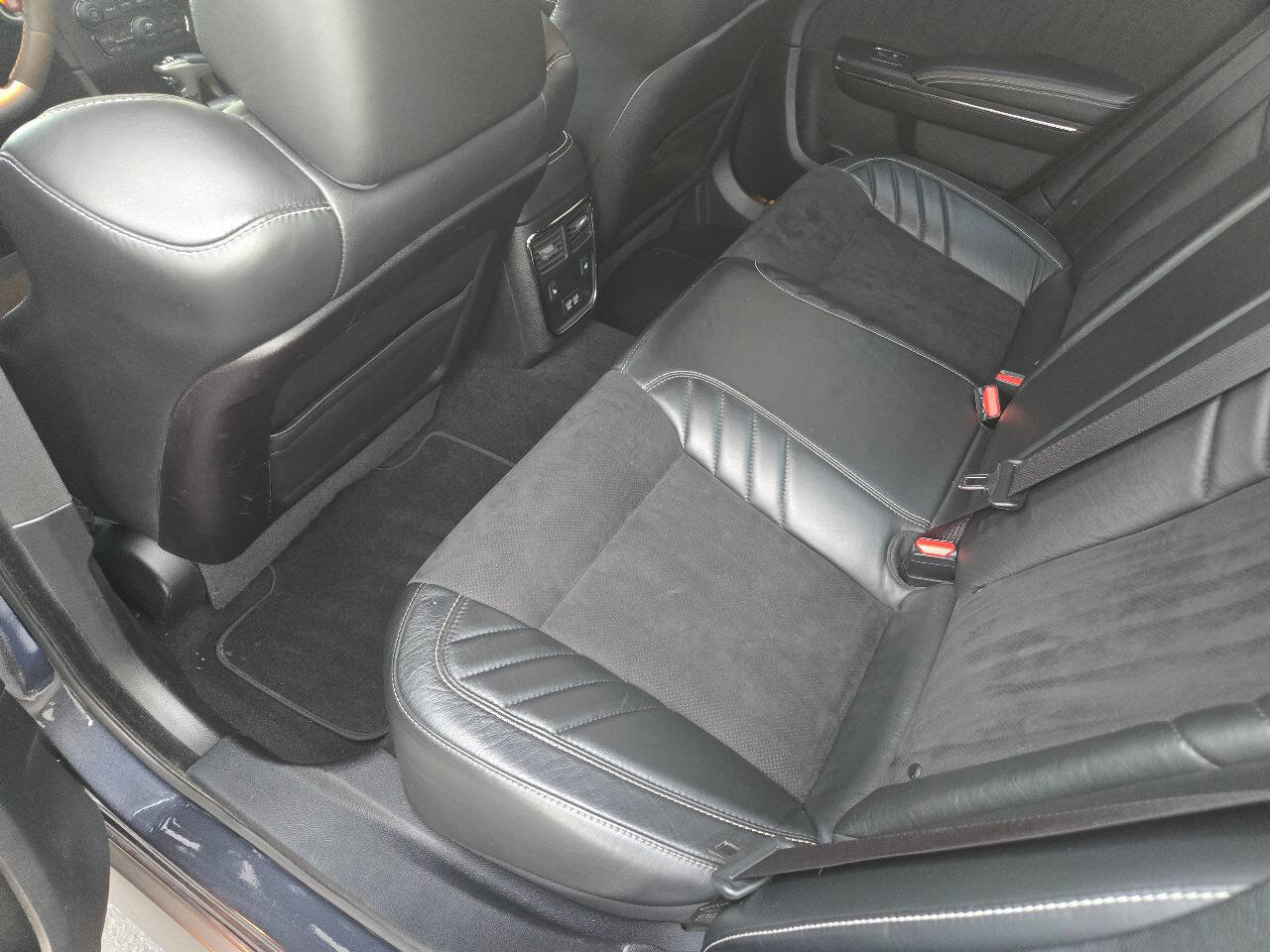 Used 2019 Dodge Charger SRT Hellcat w/ Navigation & Travel Group RWD image 25