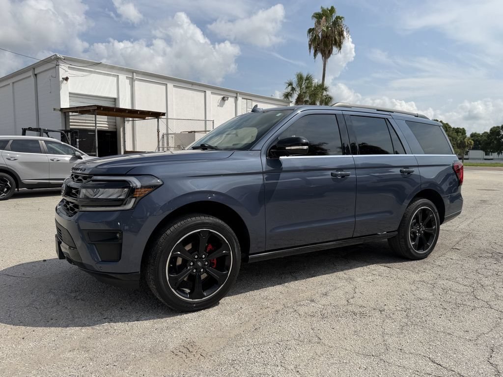 Used 2022 Ford Expedition Limited AWD/4WD image 9