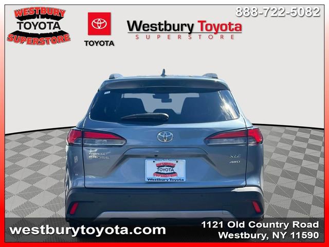 Used 2023 Toyota Corolla Cross XLE w/ Convenience Package image 9
