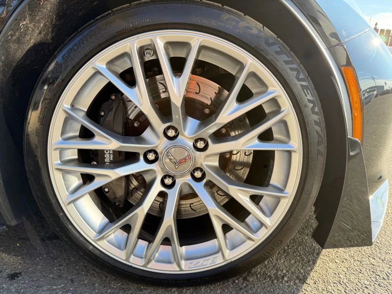 Used 2015 Chevrolet Corvette Z06 w/ 3LZ Preferred Equipment Group image 32