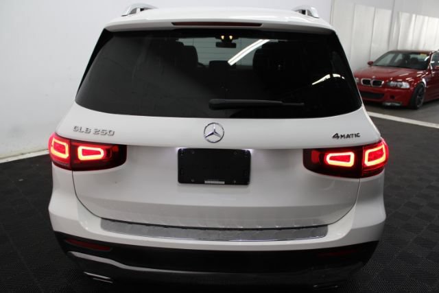 Used 2020 Mercedes-Benz GLB 250 4MATIC w/ Premium Package image 6