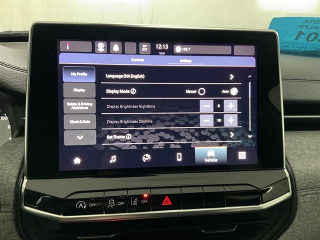 Used 2023 Jeep Compass Latitude image 27