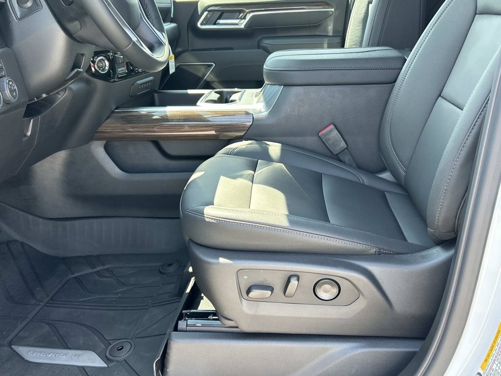 New 2026 Chevrolet Silverado 3500 LT w/ All Star Edition AWD/4WD image 16