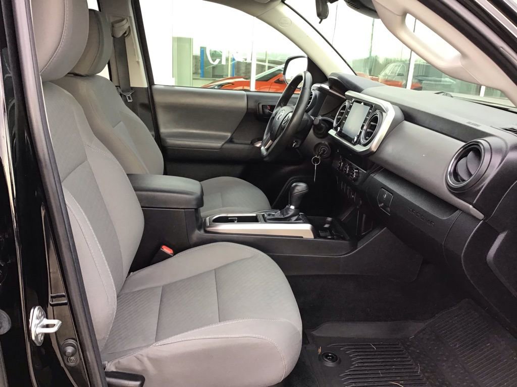 Used 2023 Toyota Tacoma SR5 w/ SR5 Appearance Package image 15