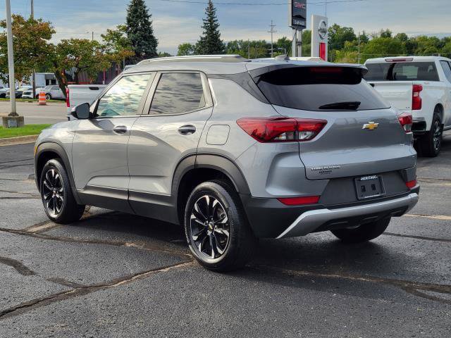 Used 2023 Chevrolet TrailBlazer LT FWD image 3