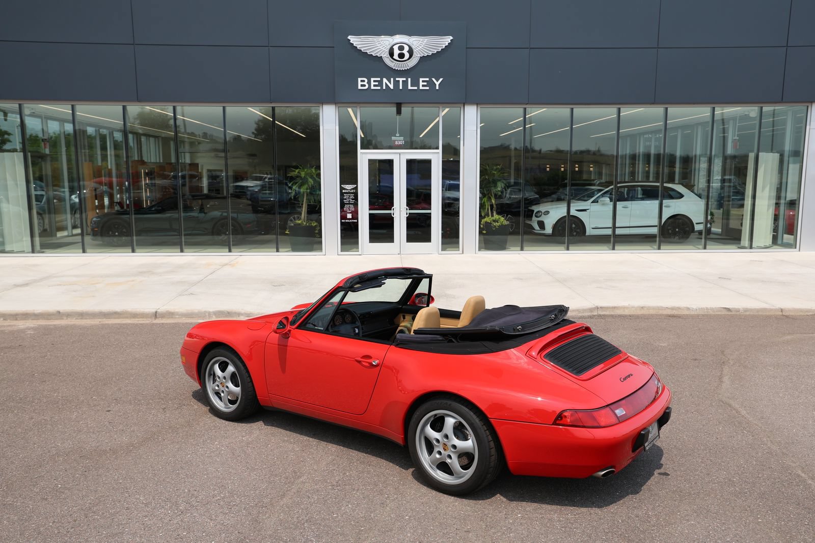 Used 1995 Porsche 911 Carrera RWD image 9