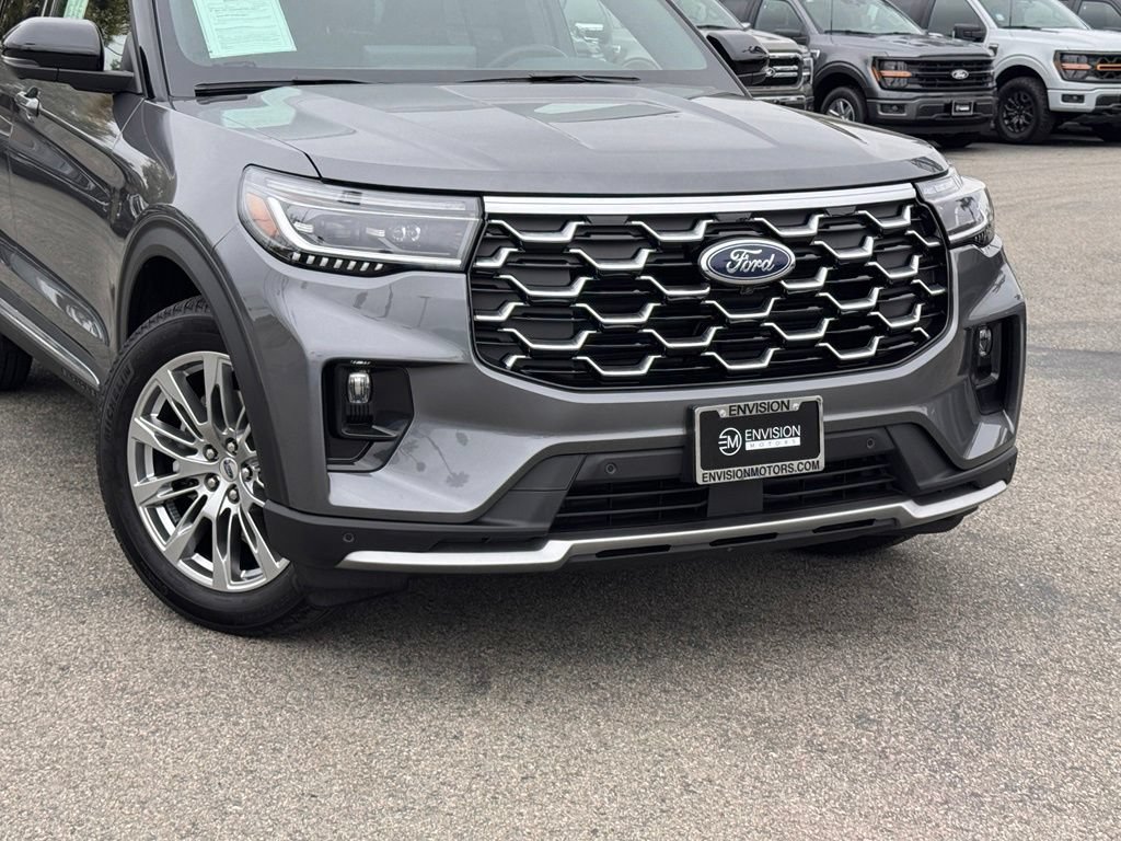 Used 2026 Ford Explorer Platinum RWD image 3
