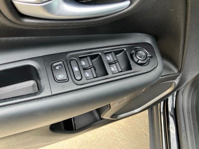 Certified 2019 Jeep Renegade Limited AWD/4WD image 11
