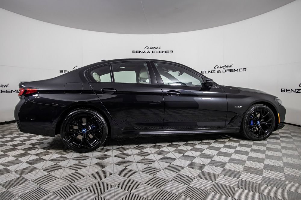 Used 2023 BMW 530e w/ M Sport Package RWD image 10