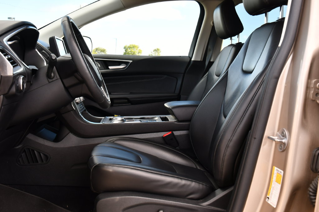 Used 2021 Ford Edge Titanium AWD/4WD image 15