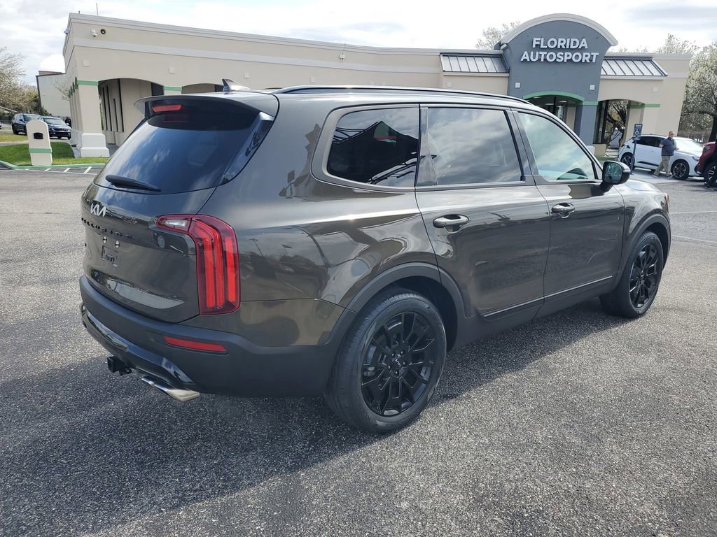Used 2022 Kia Telluride SX w/ Nightfall Edition Package image 4