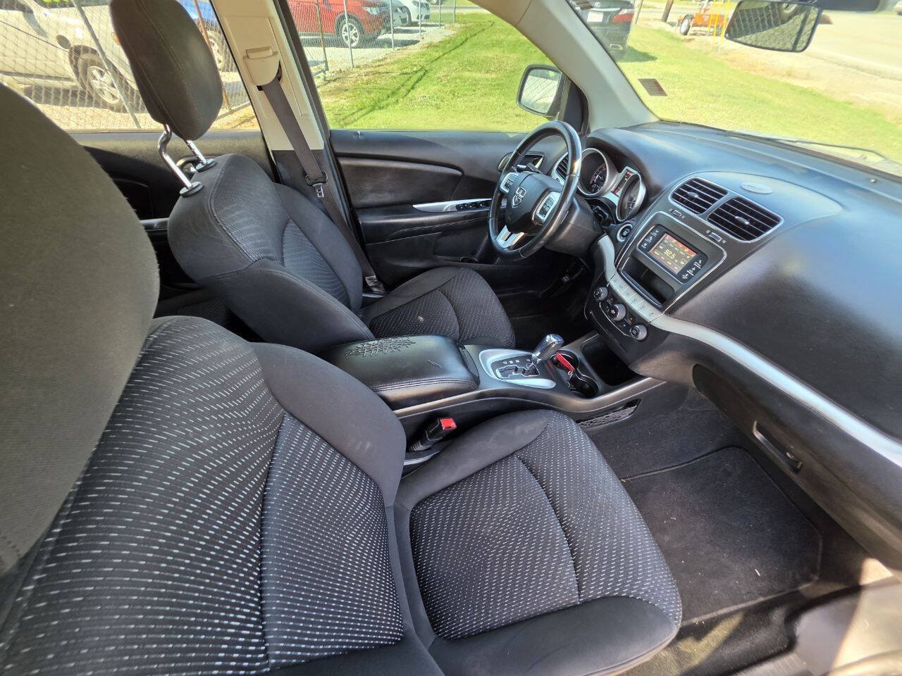 Used 2018 Dodge Journey SE w/ Popular Equipment Group FWD image 4