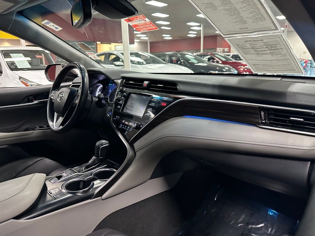 Used 2018 Toyota Camry XLE FWD image 28