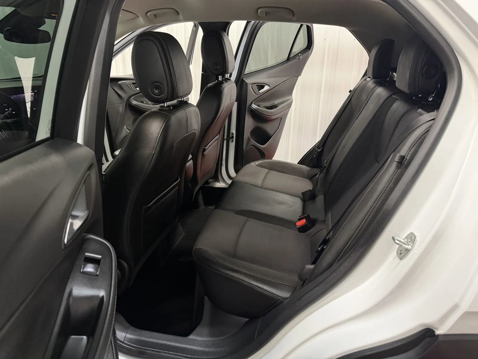 Used 2025 Buick Encore GX Preferred image 38