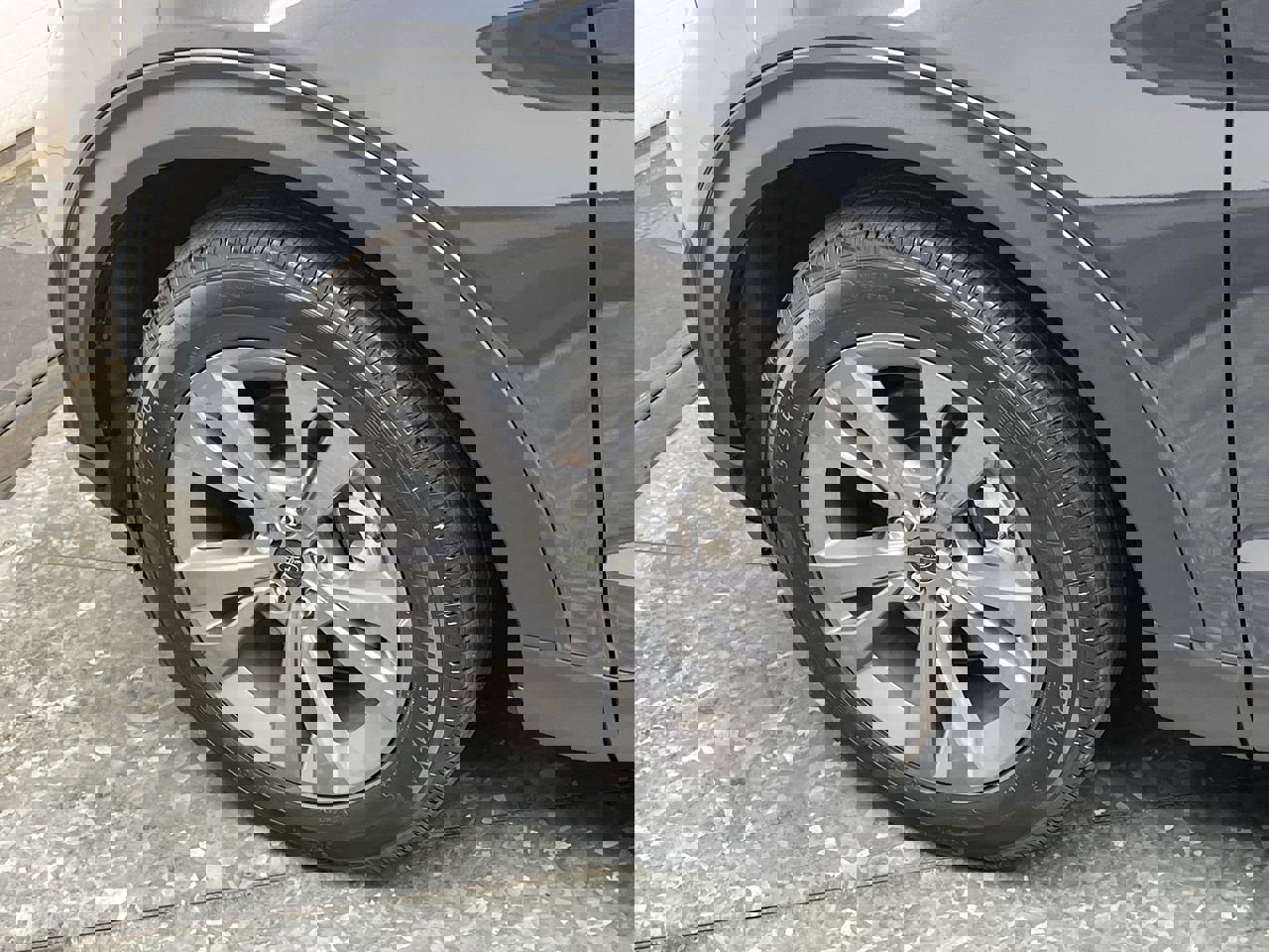 Used 2023 Ford Explorer XLT w/ Equipment Group 202A image 35