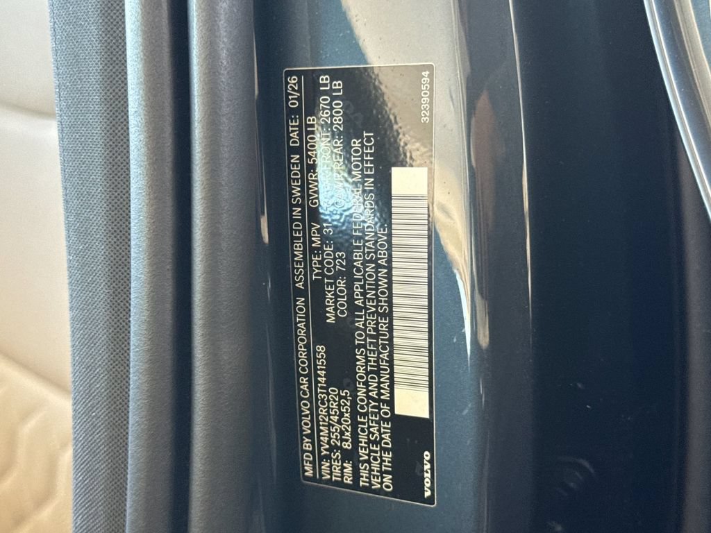 Certified 2026 Volvo XC60 B5 Plus AWD/4WD image 28