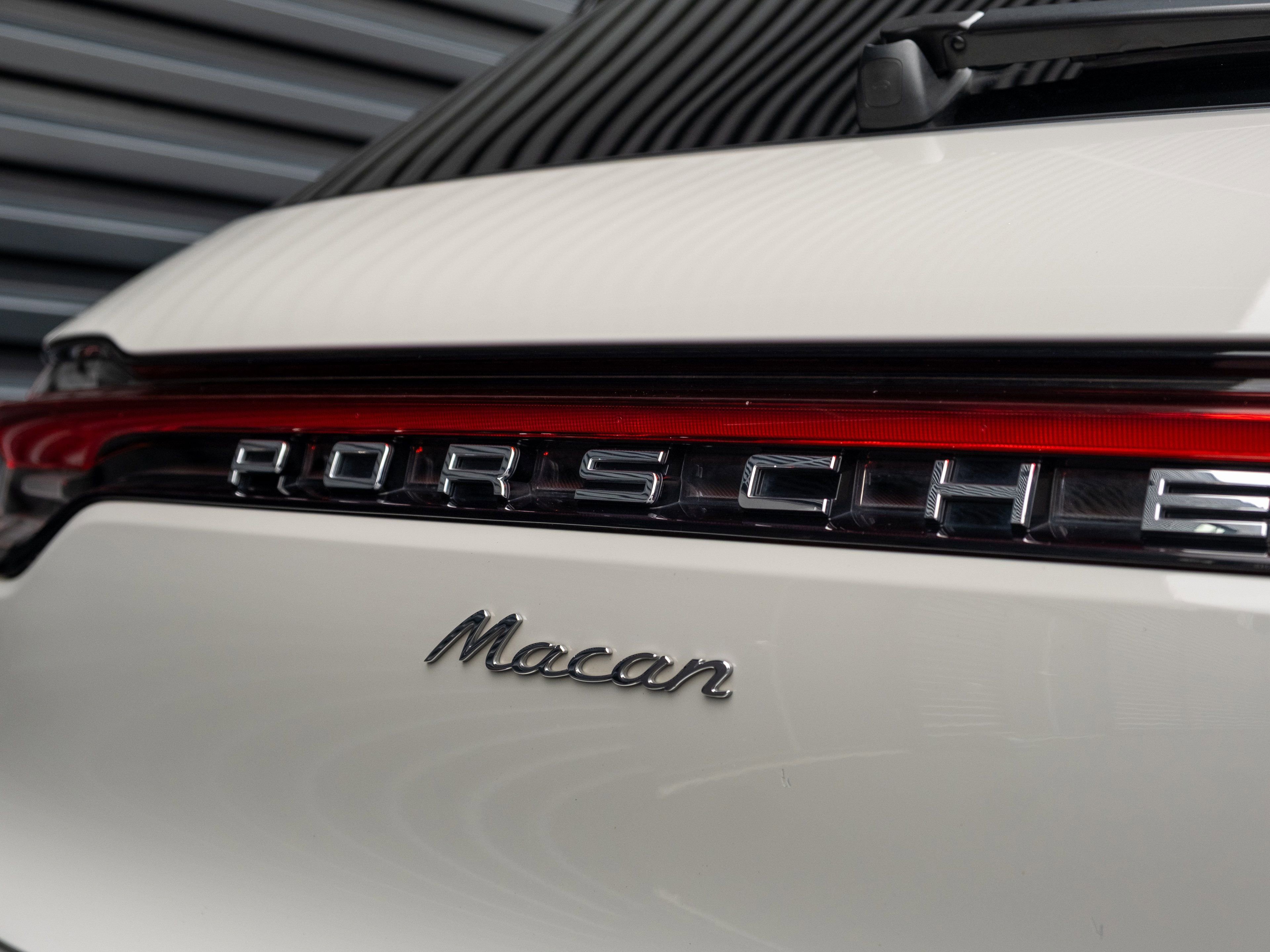 Certified 2021 Porsche Macan image 37