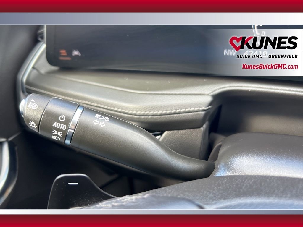 Used 2024 Cadillac XT4 Premium Luxury image 23