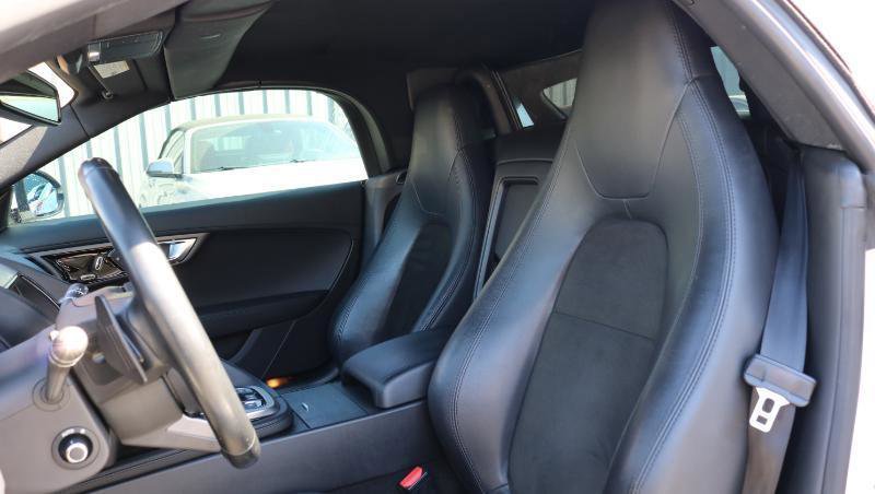 Used 2017 Jaguar F-TYPE Convertible image 11