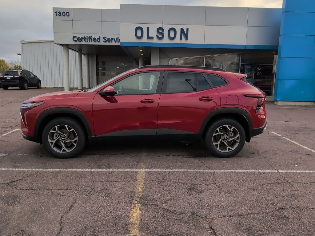 New 2026 Chevrolet Trax LT image 2