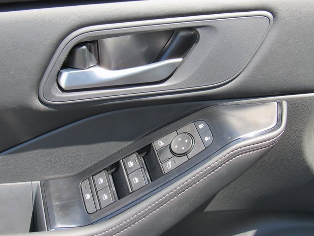 New 2026 Nissan Rogue SV image 12