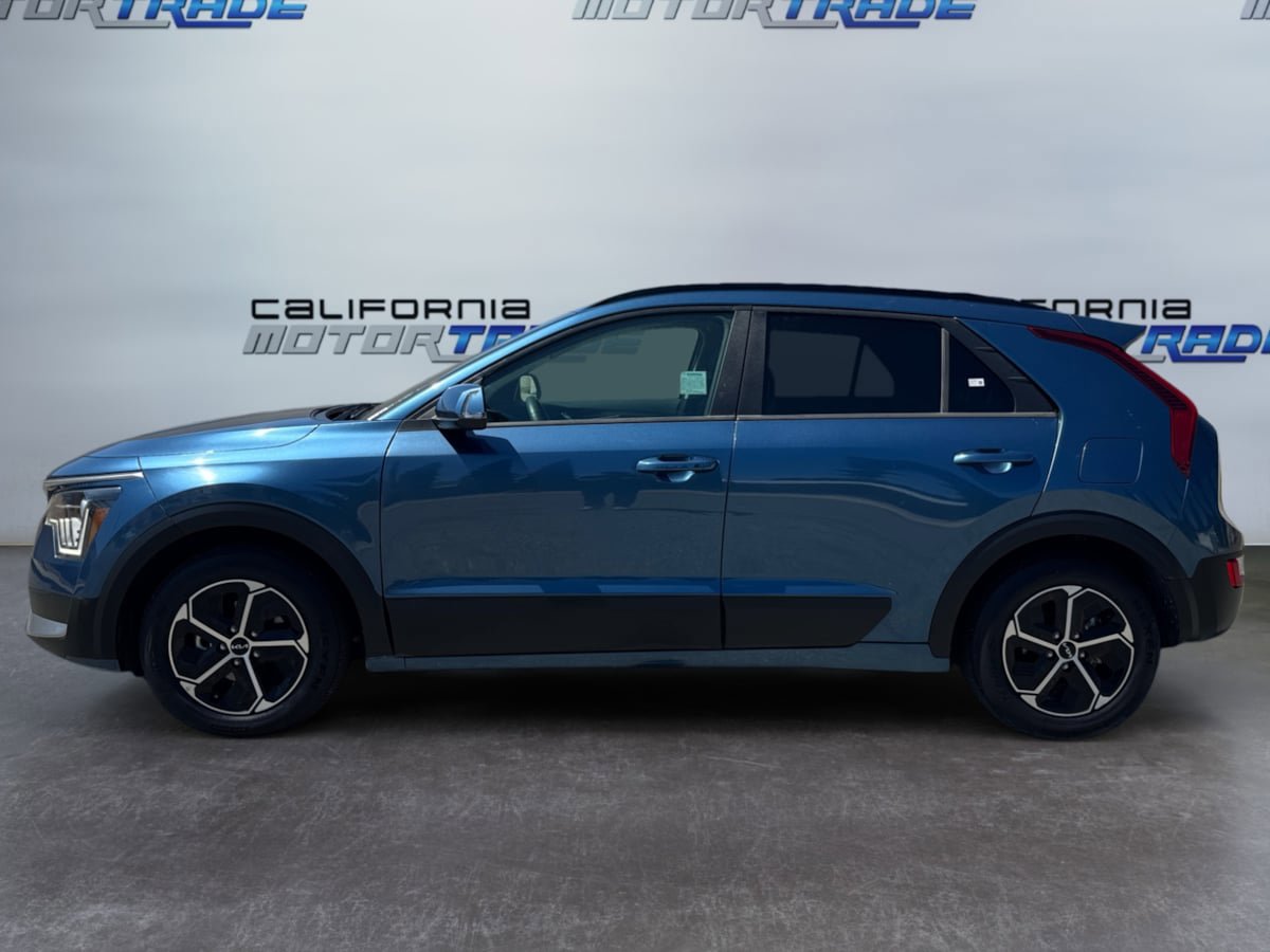 Used 2024 Kia Niro EX FWD image 8