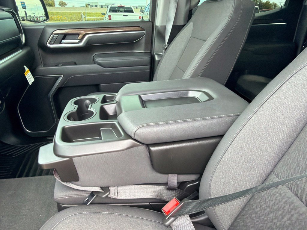 Used 2025 Chevrolet Silverado 1500 LT AWD/4WD image 21