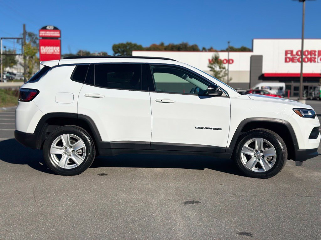 Used 2022 Jeep Compass Latitude AWD/4WD image 8