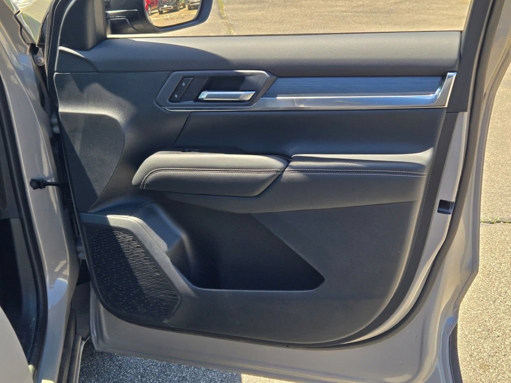 New 2026 GMC Terrain Elevation w/ Technology Package II AWD/4WD image 16
