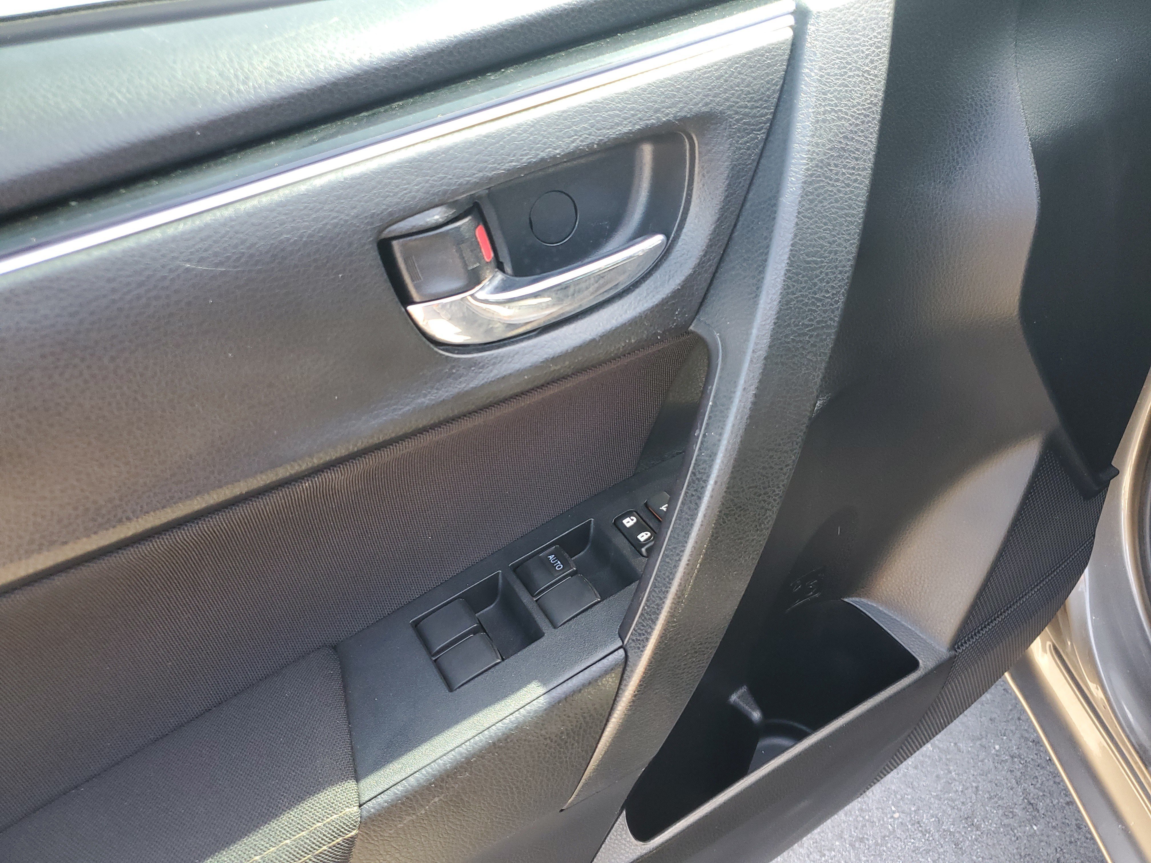 Used 2019 Toyota Corolla LE FWD image 10