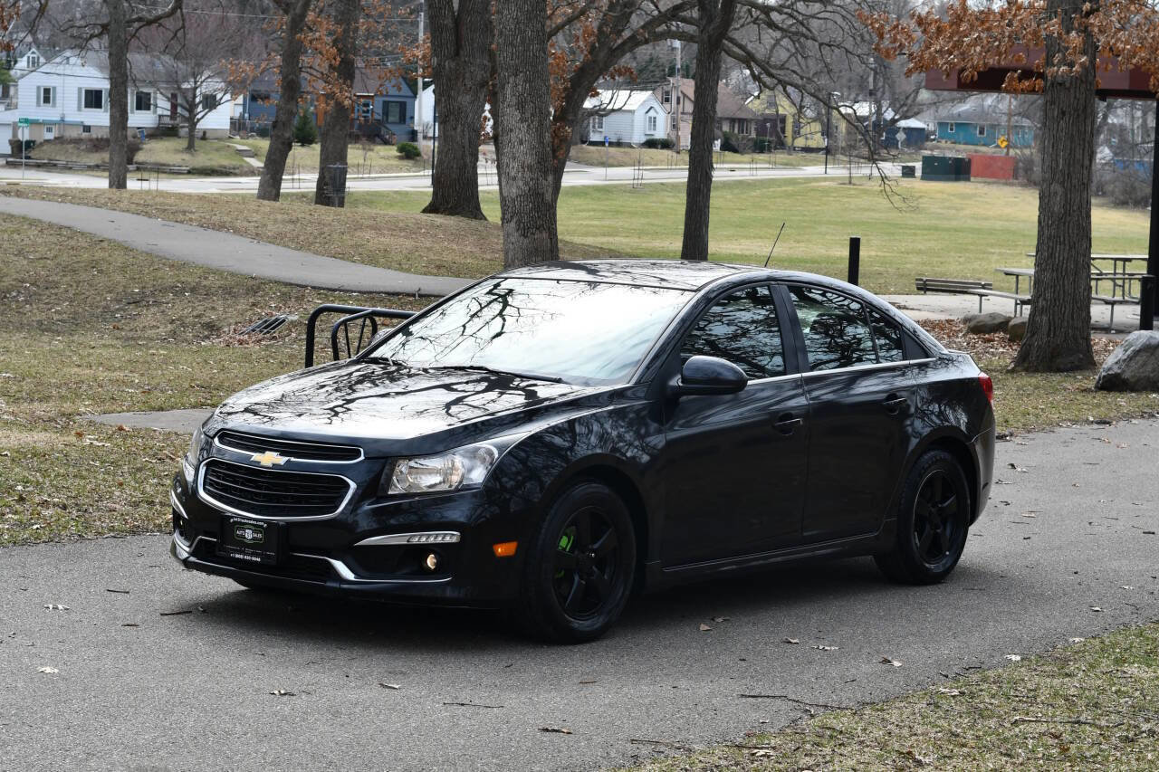 Used 2016 Chevrolet Cruze LT FWD image 3
