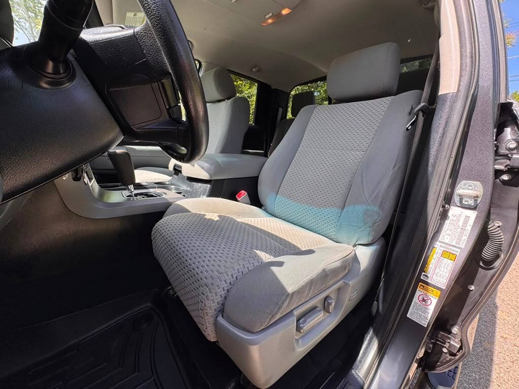 Used 2012 Toyota Tundra 4x4 Double Cab w/ SR5 Pkg image 15